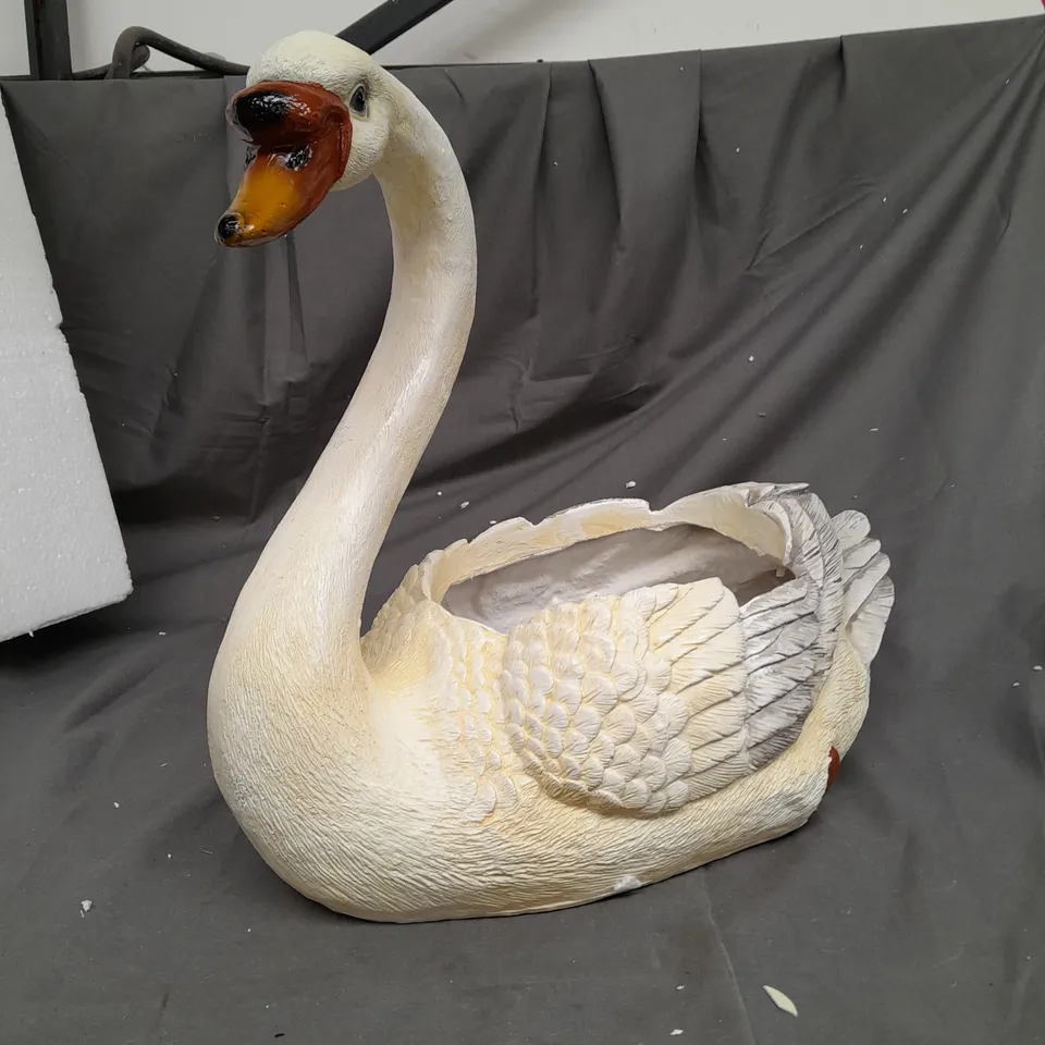 BOXED GARDEN SWAN PLANTER