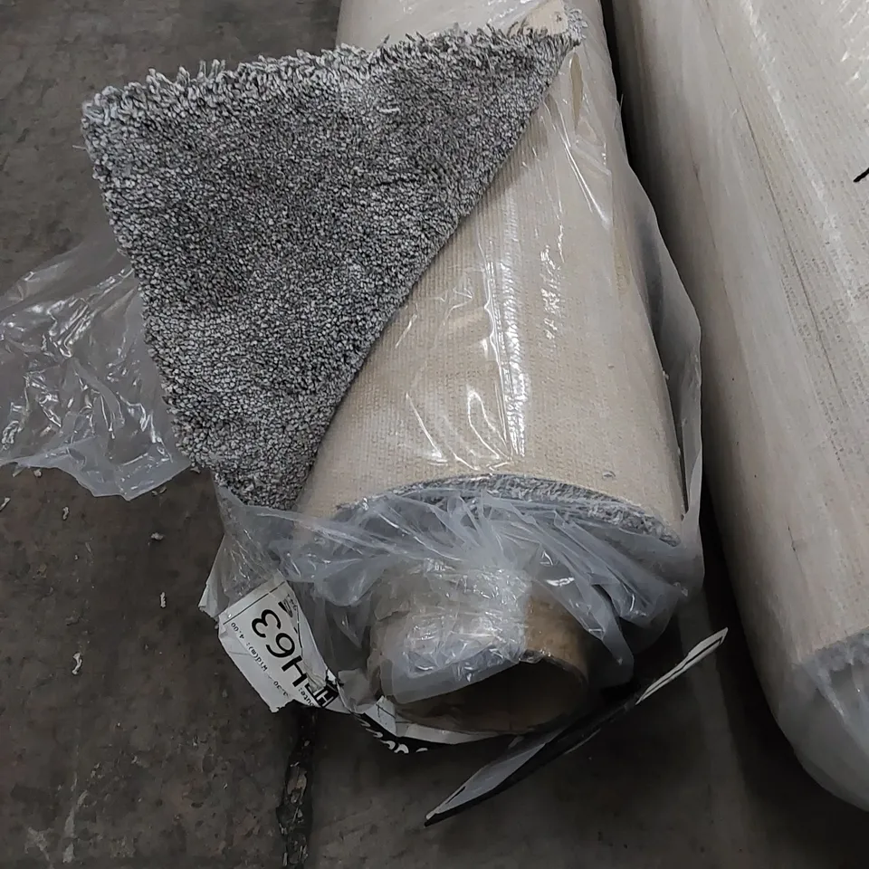 ROLL OF QUALITY HEARTLAND HEATHERS SHADOW CARPET // SIZE: APPROXIMATELY 3.3 X 4m