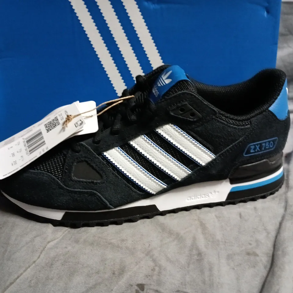 ADIDAS ZX 750 TRAINERS – BLACK/BLUE, UK 7.5 (US 8)