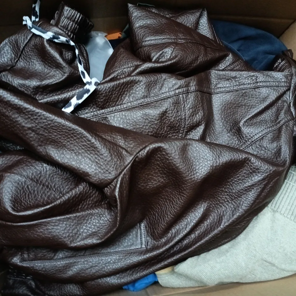 APPROXIMATELY 35 ASSORTED CLOTHING ITEMS IN VARIOUS SIZES, STYLES & COLOURS TO INCLUDE JACKETS, TOPS, TROUSERS, ETC - COLLECTION ONLY