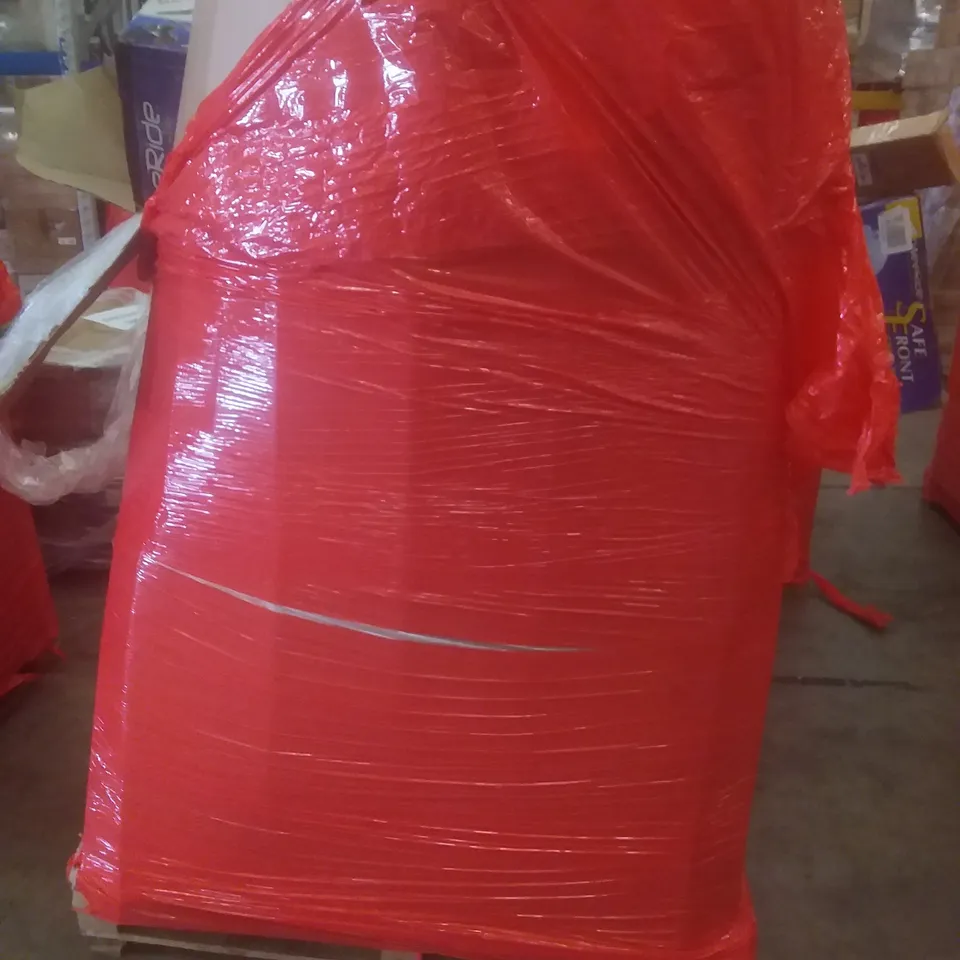 PALLET OF ASSORTED ITEMS INCLUDING 4 WHEEL CART SEAT, CHILD BIKE SEAT, 2 PIECE BATH SET, 4 WHEEL CART