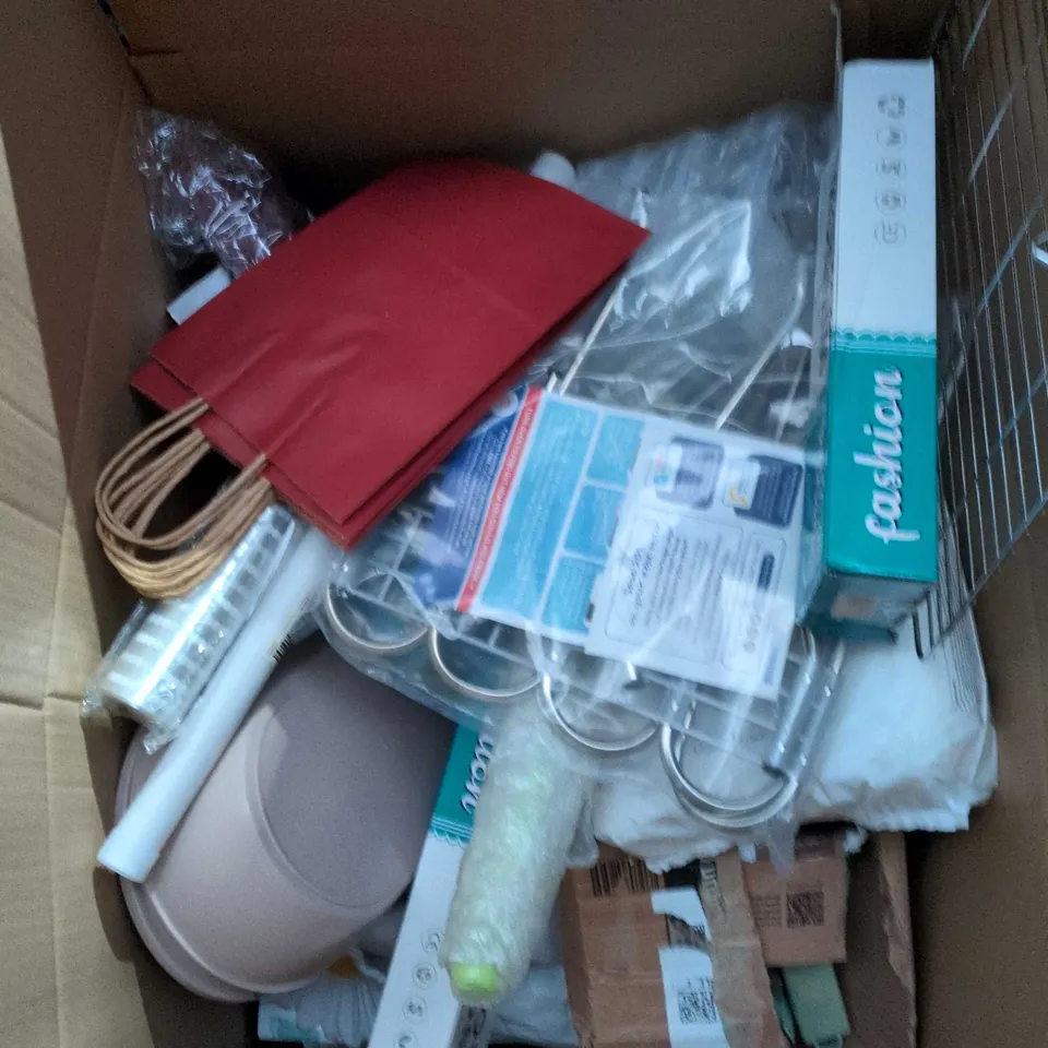 APPROXIMATELY 20 ASSORTED HOUSEHOLD PRODUCTS TO INCLUDE GIFT BAGS, WALLPAPER, ETC....