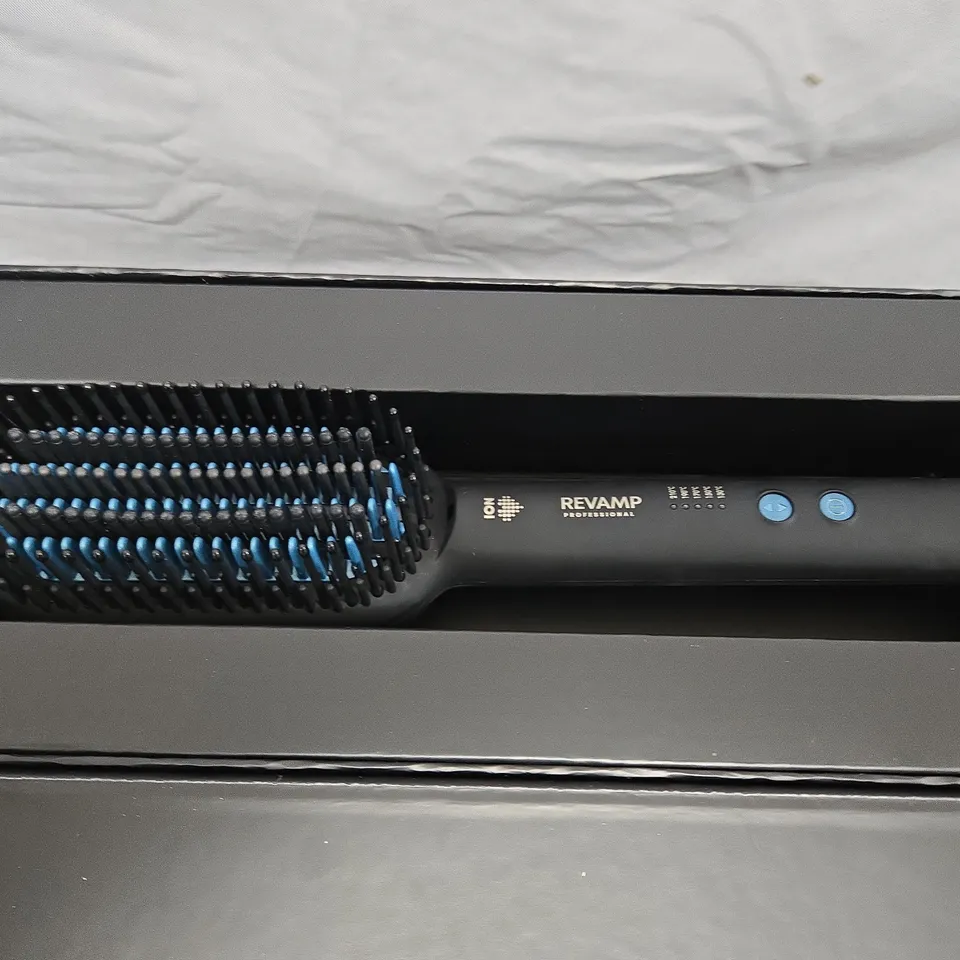 REVAMP PROFESSIONAL DEEPFORM CERAMIC BRUSH – BOXED