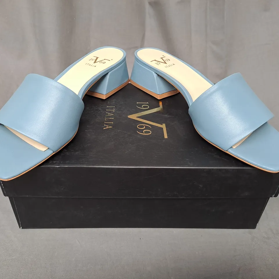 BOXED PAIR OF ITALIA NEPER OPEN TOE LOW BLOCK HEEL SANDALS IN BLUE EU SIZE 39