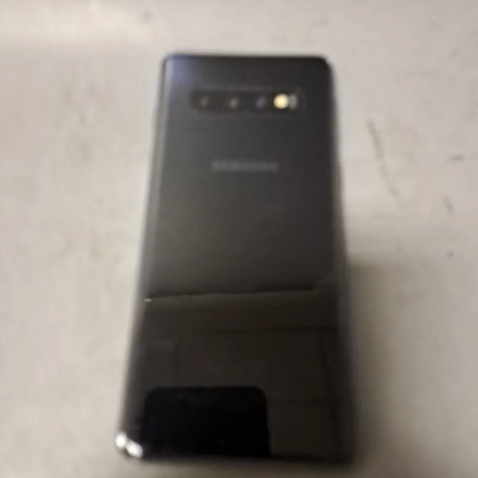 SAMSUNG GALAXY S10