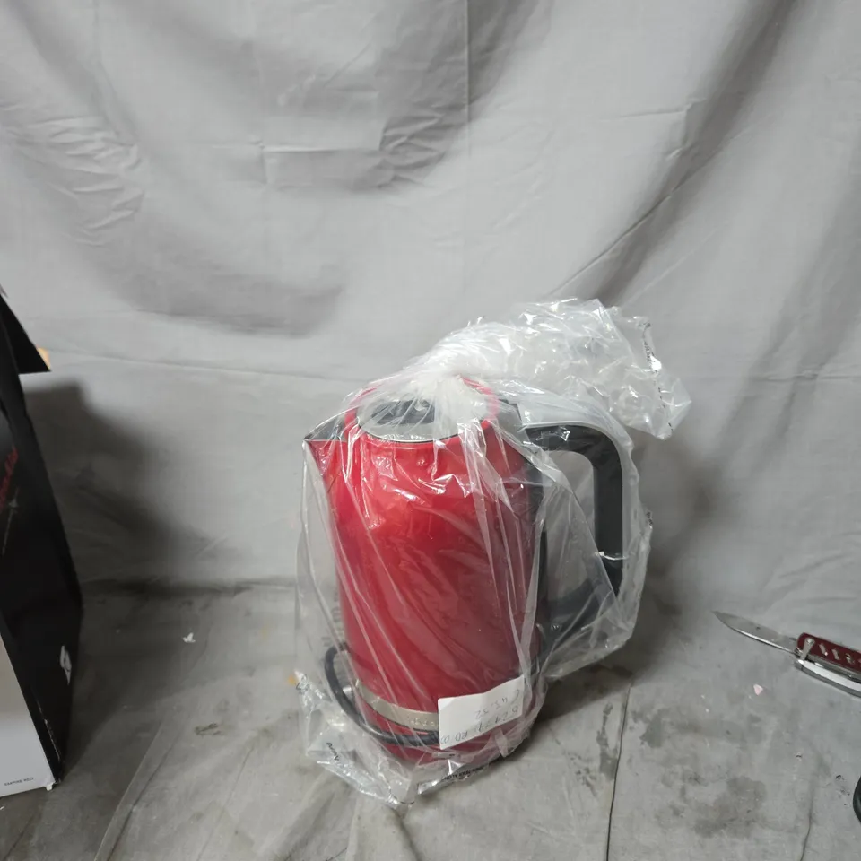 KITCHENAID 1.7L VARIABLE TEMPERATURE KETTLE IN EMPIRE RED