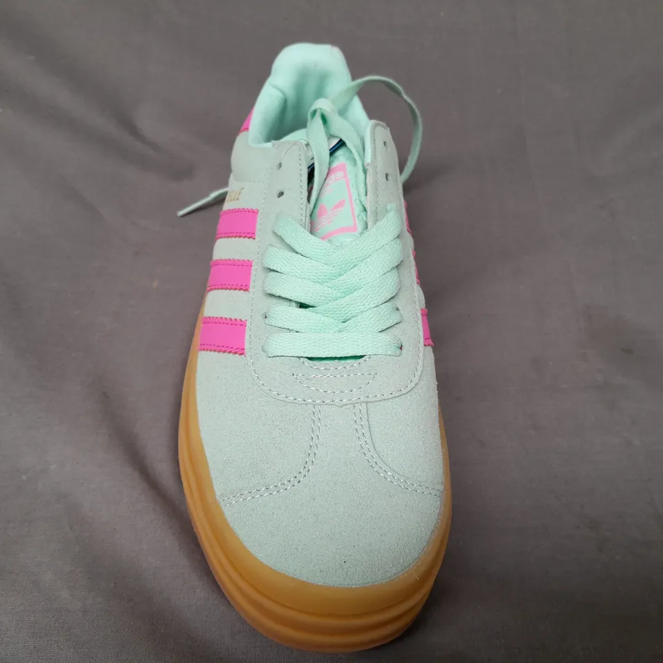 PAIR OF ADIDAS GAZELLE SHOES IN MINT GREEN/PINK UK SIZE 6.5