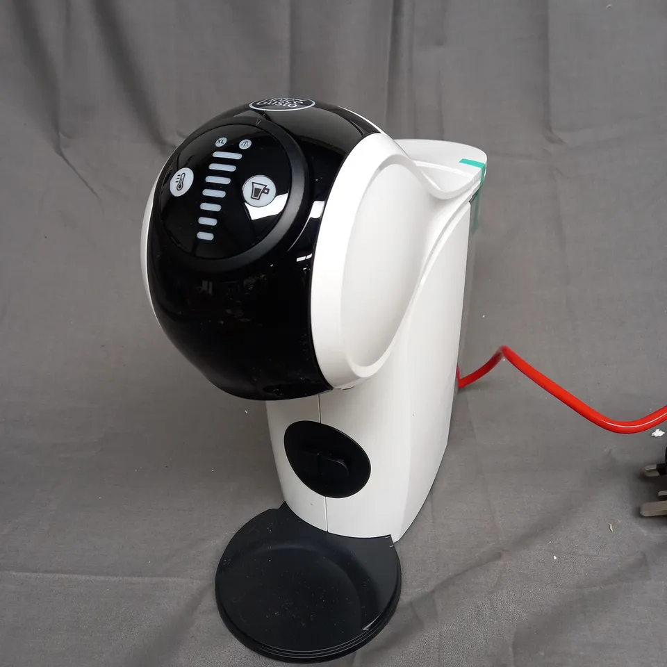 DELONGHI NESCAFE DOLCE GUSTO GENIO COFFEE MACHINE