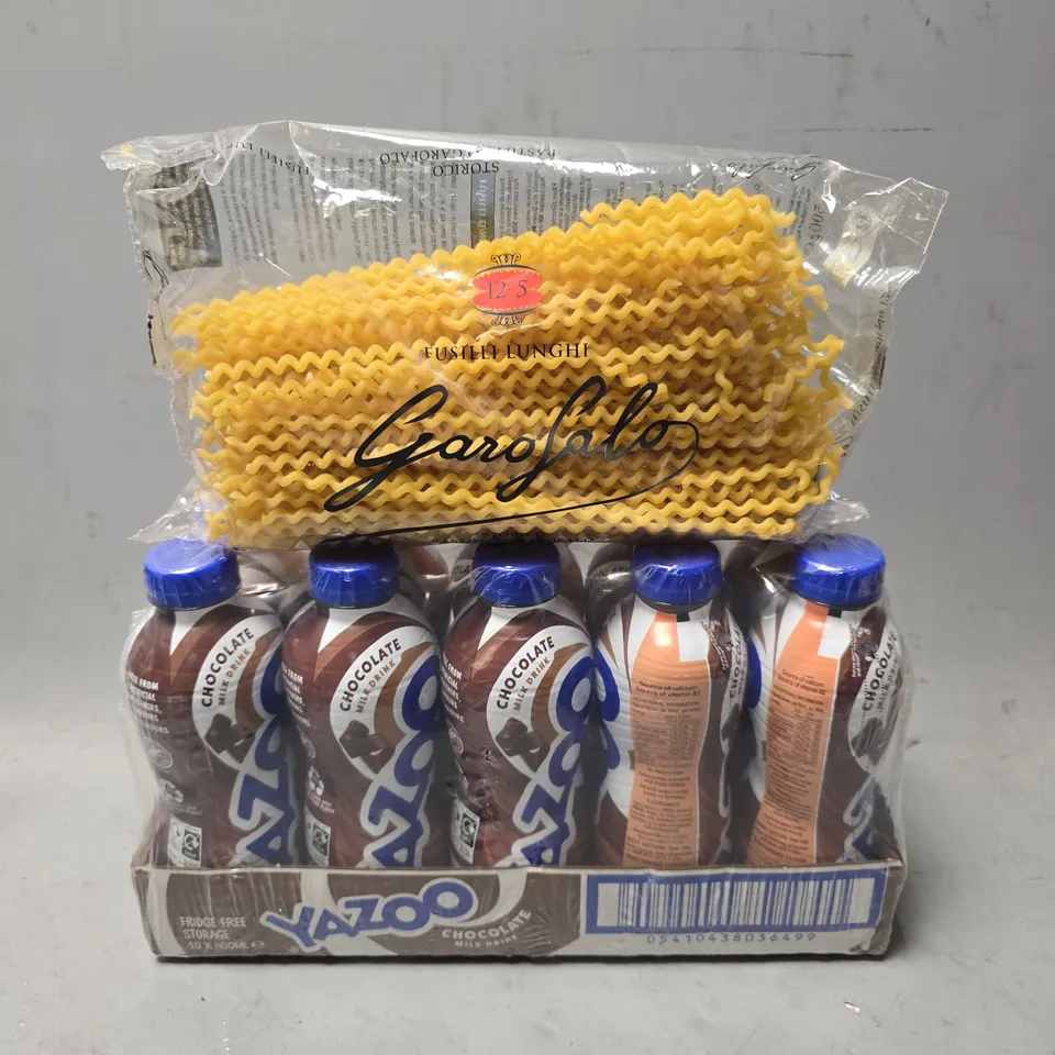 APPROXIMATELY 2 ASSORTED FOOD & DRINK ITEMS TO INCLUDE - YAZOO CHOCOLATE MILKSHAKE , FUSILLI LUNGHI 