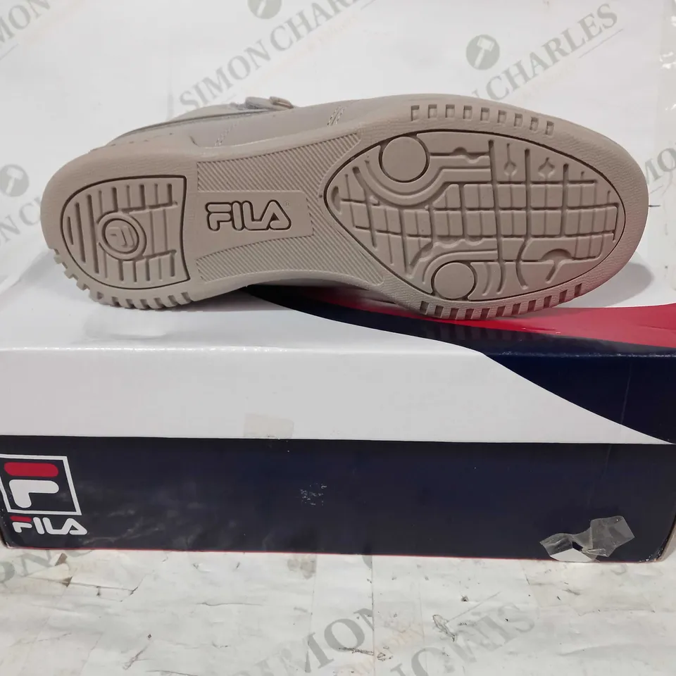 BOXED PAIR OF FILA TRAINERS IN STONE COLOUR UK SIZE 5