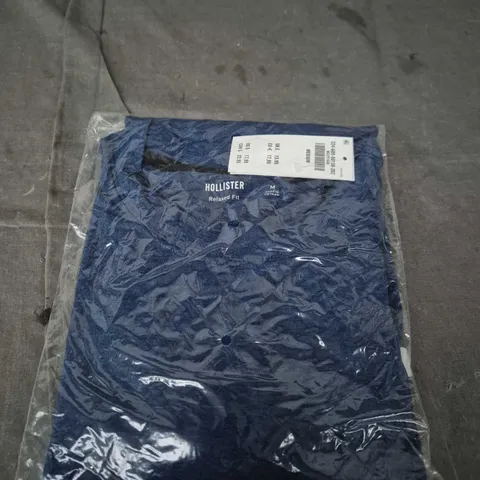 BAGGED HOLLISTER CASUAL TEE - SIZE M