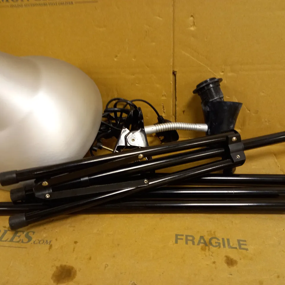 BOX OF ASSORTED LIGHTING EQUIPMENT