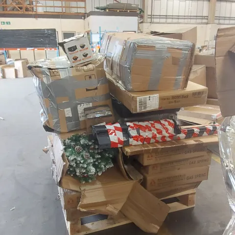 PALLET CONTAINING APPROXIMATELY 200 GAS LIFTS SUITCASE,CHRISTMAS TREE