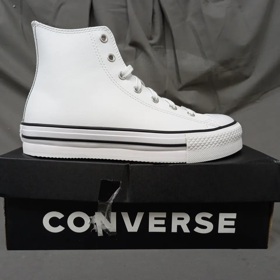 BOXED PAIR OF CONVERSE SHOES IN WHITE UK SIZE 5.5