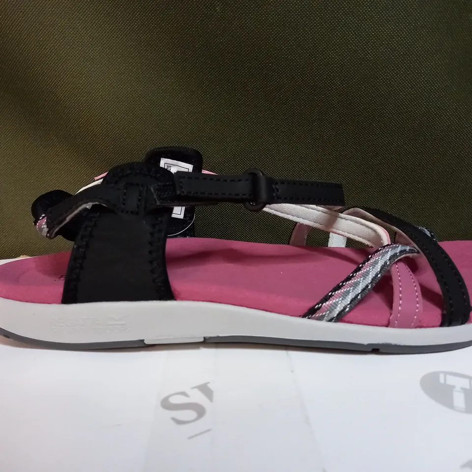 REGATTA LADY ROMA SANDALS SIZE 6