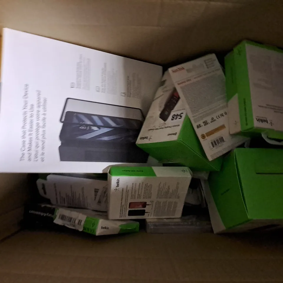 BOX OF APPROX 12 ASSORTED ITEMS TO INCLUDE - BELKIN CHARGING STAND , USB-C STAND WALL CHARGER , BELKIN DUAL WALL CHARGER ETC