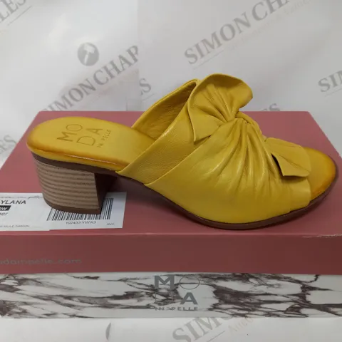 BOXED PAIR OF MODA IN PELLE LAYLANA SANDALS YELLOW SIZE 3