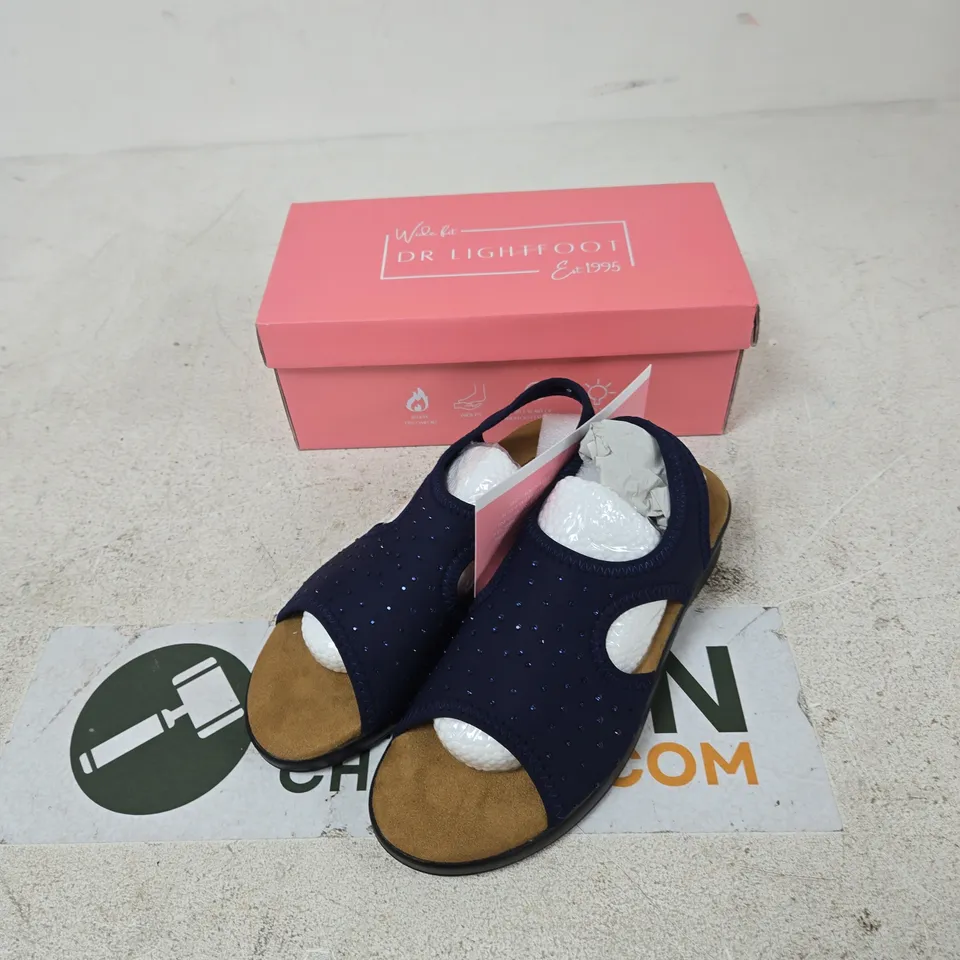DR. LIGHTFOOT JENNY NAVY WIDE FIT SANDALS – UK 6