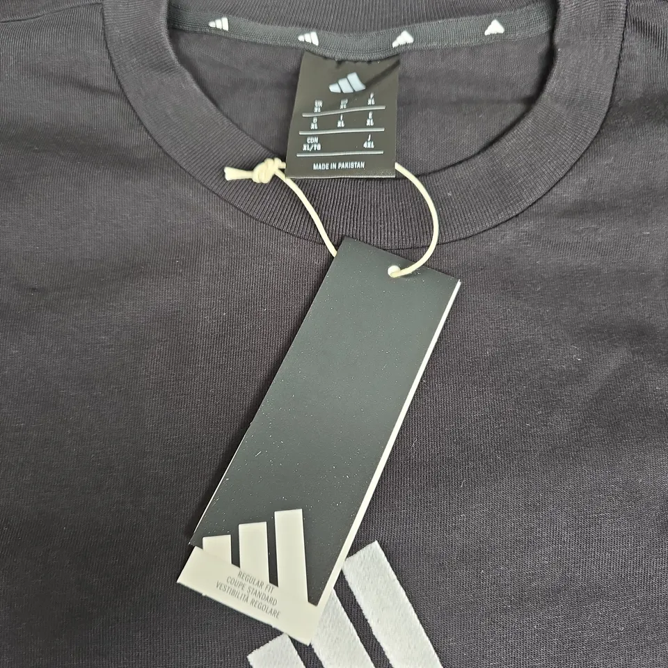 ADIDAS LOGO TEE IN BLACK - UK XL