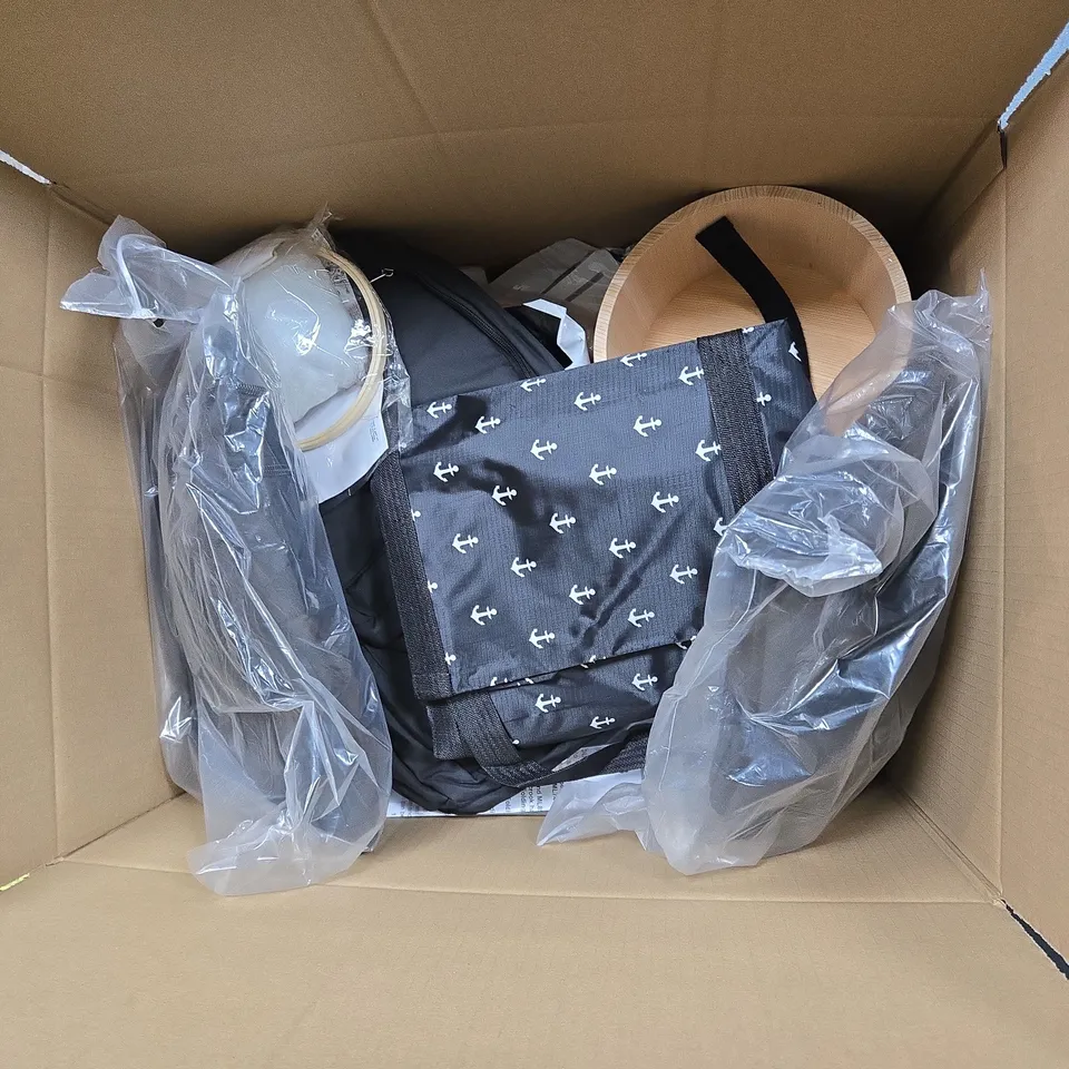 BOX OF APPROXIMATELY 10 ASSORTED ITEMS TO INCLUDE LUXURY TOWEL AND HAND TRAINER, ETC... -- COLLECTION ONLY