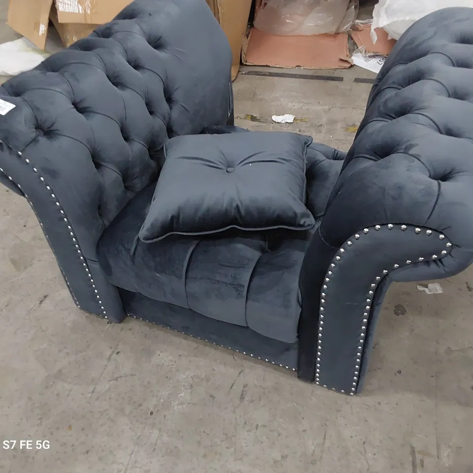 DESIGNER CHESTERFIELD STYLE EASY CHAIR PLUSH DENIM BLUE FABRIC 