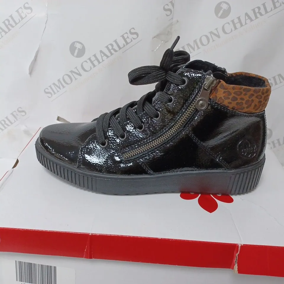 BOXED PAIR OF RIEKER HI TOP TRAINERS IN BLACK UK SIZE 6