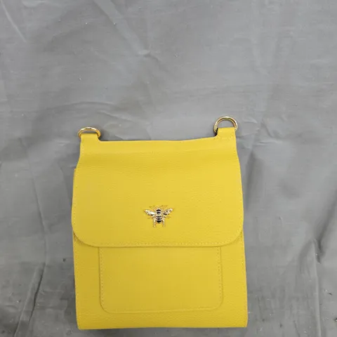 YELLOW PEBBLED LEATHER CROSSBODY BAG WITH BEE EMBLEM 