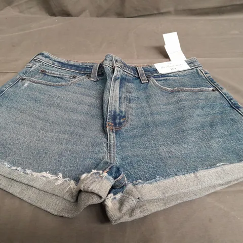ABERCROMBIE & FITCH HIGH RISE THE MOM SHORTS - 29/8