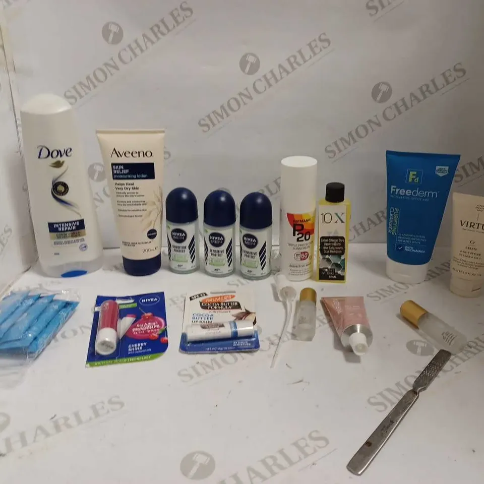 LOT OF APPROXIMATELY 20 ASSORTED COSMETIC GOODS TO INCLUDE: BOOTS ORGANIC COTTON TIPS, ORIGINS GINZING, AND NEALS YARD AROMATIC FOAMING BATH ETC.