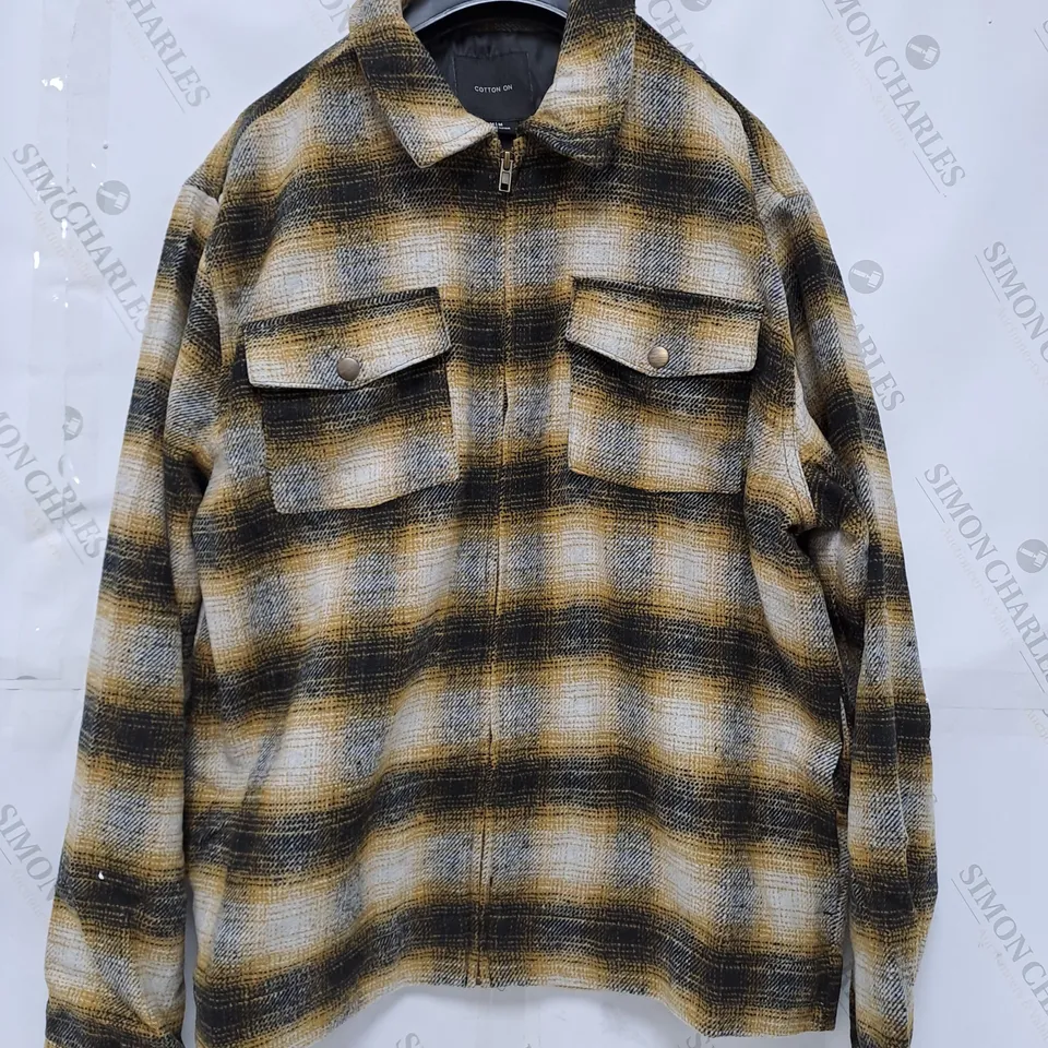 10 ASSORTED NEW CLOTHING ITEMS TO INCLUDE TANK TOPS, SHORTS, JACKETS, ETC