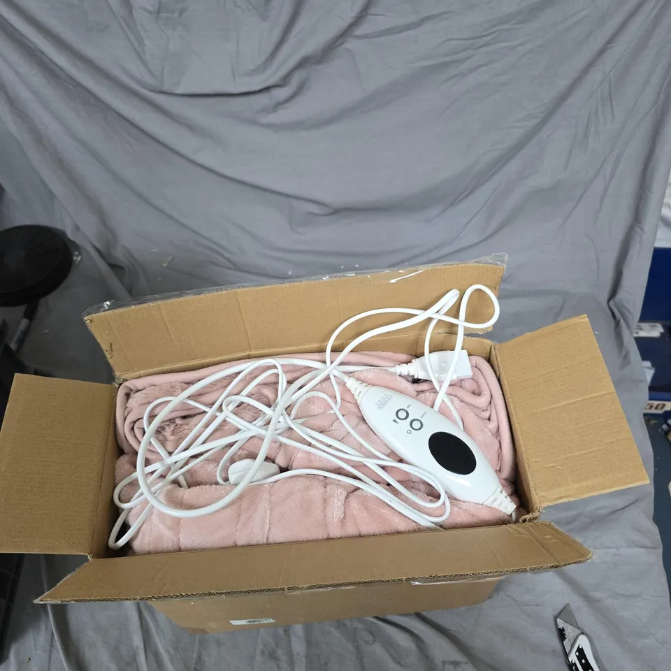 COZEE HOME FAMILY SIZED FAUX FUR & VELVETSOFT HEATED THROW 