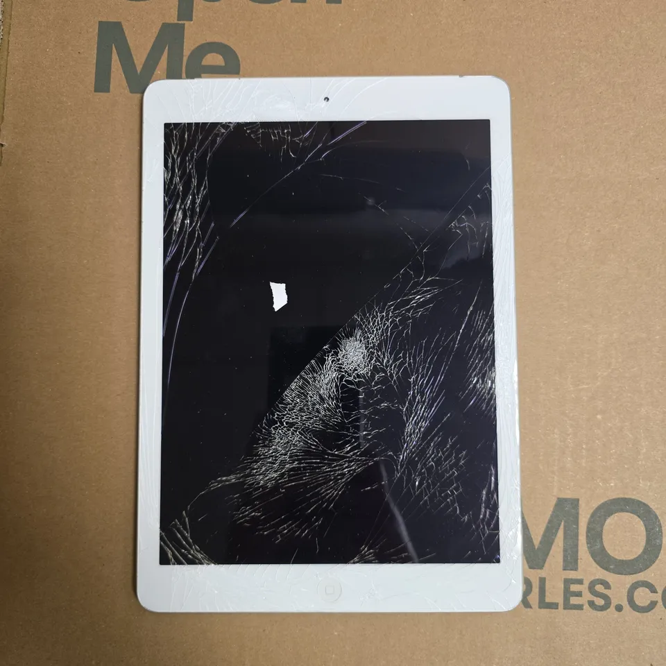 APPLE IPAD A1475