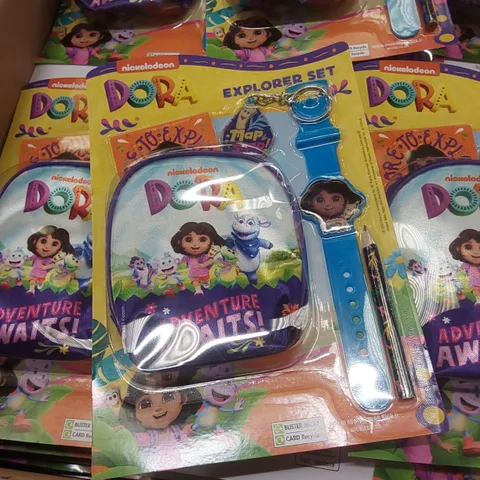 PALLET CONTAINING APPROXIMATELY 2000 BRAND NEW DORA THE EXPLORER BACKPACK KEYRING SETS