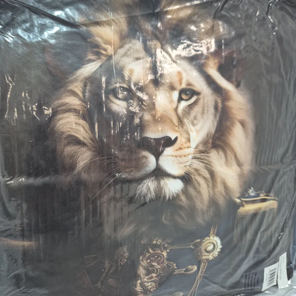 LOT OF 16 AS NEW TOP DOG LION THEMED FILLED CUSHIONS - 45X45CM