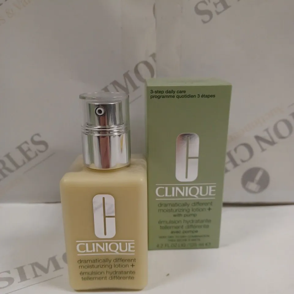 BOXED CLINIQUE DRAMATICALLY DIFFERENT MOISTURISING LOTION (125ML)