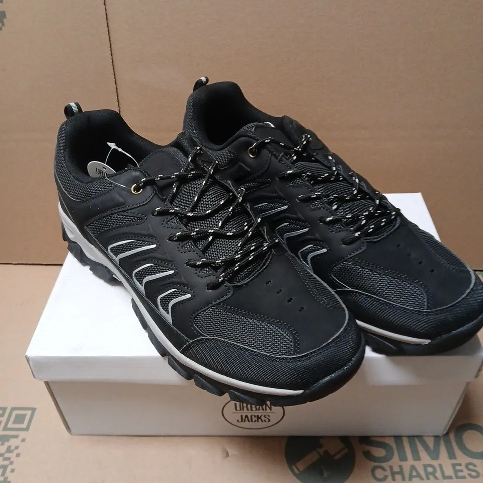 URBAN JACKS INGLETON BLACK TRAINERS – UK 11