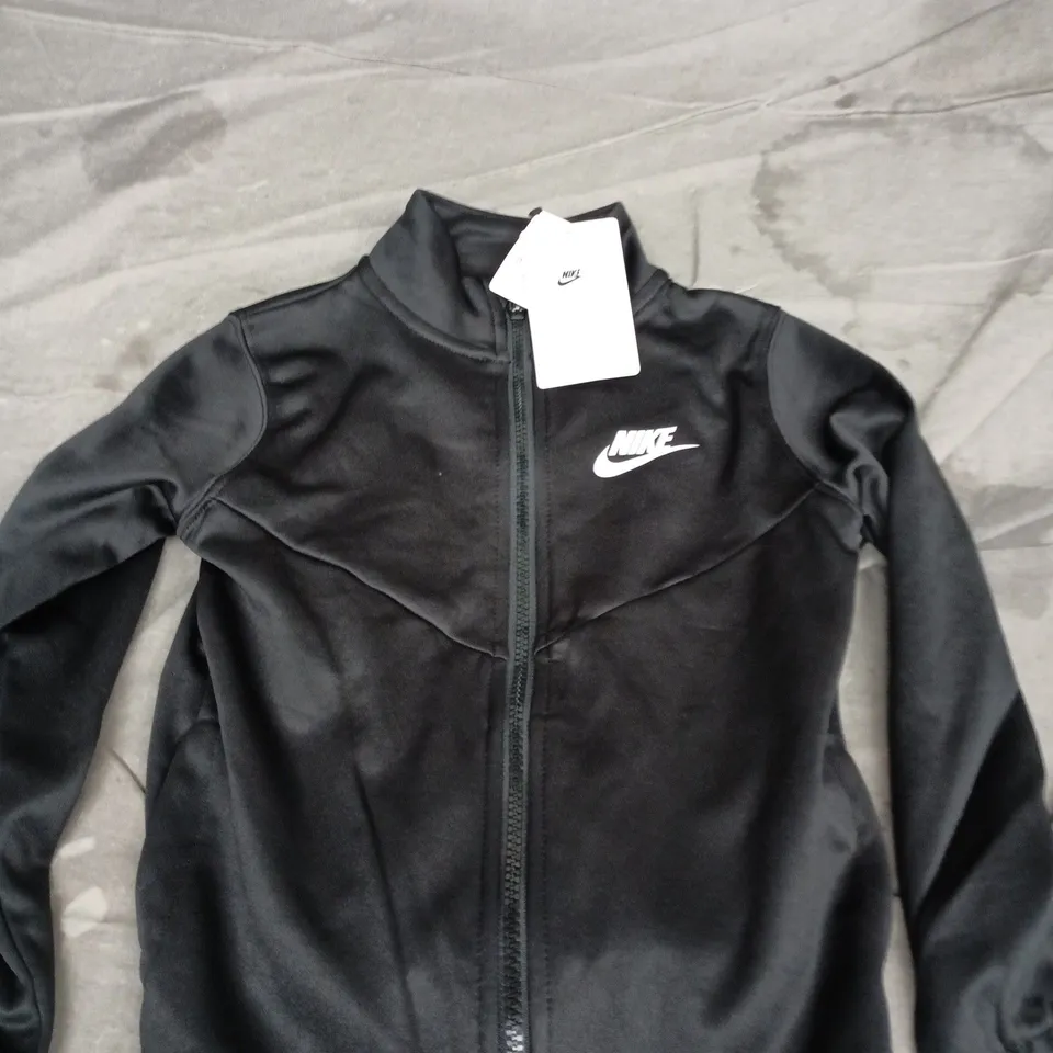 NIKE CHILDRENS UNISEX TRAINING JACKET – BLACK, SIZE 5
