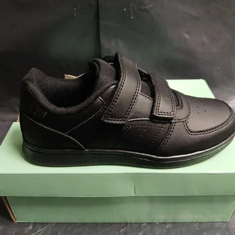 BLACK CHILDREN'S VELCRO-STRAP SNEAKERS – BOXED (DEICHMANN) - UK SIZE 32