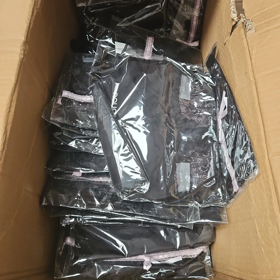 APPROXIMATELY 30 NIGHTIES IN BLACK/PINK - VARIOUS SIZES