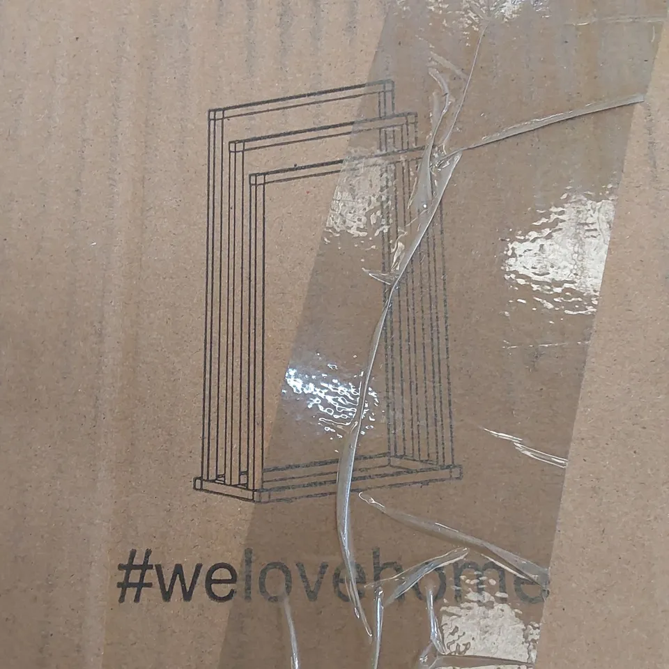 BOXED FREESTANDING TOWEL STAND (1 BOX)