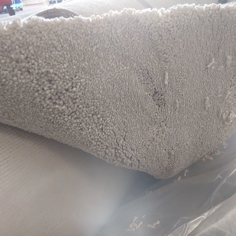 ROLL OF QUALITY ULTIMATE IMPRESSIONS PRECIOUS CARPET - APPROXIMATELY 2 x 5m