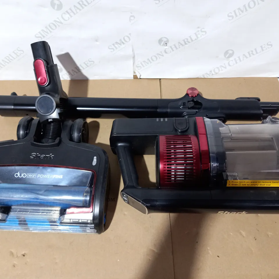 SHARK CORDLESS DUO CLEAN POWERFINS VACUUM 