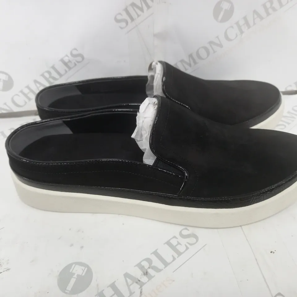 BOXED VIONIC EFFORTLESS TRAINER BLACK SIZE 6.5