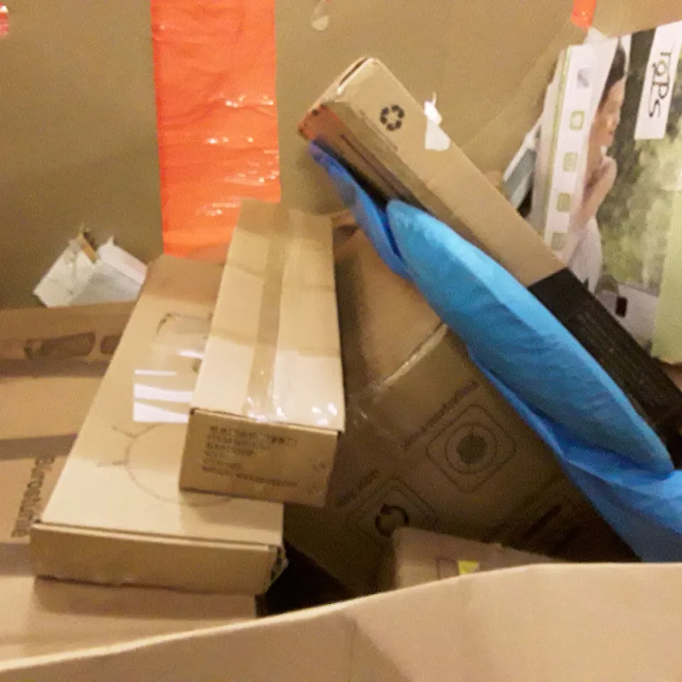 PALLET OF ASSORTED PRODUCTS INCLUDING FOLDING LAPTOP TABLE, HOMIDEC DRYING RACK, ROUND BALLOON ARCH STAND, FLANNEL ELECTRIC BLANKET, MOTORIZED TV LIFT, STEP LADDER