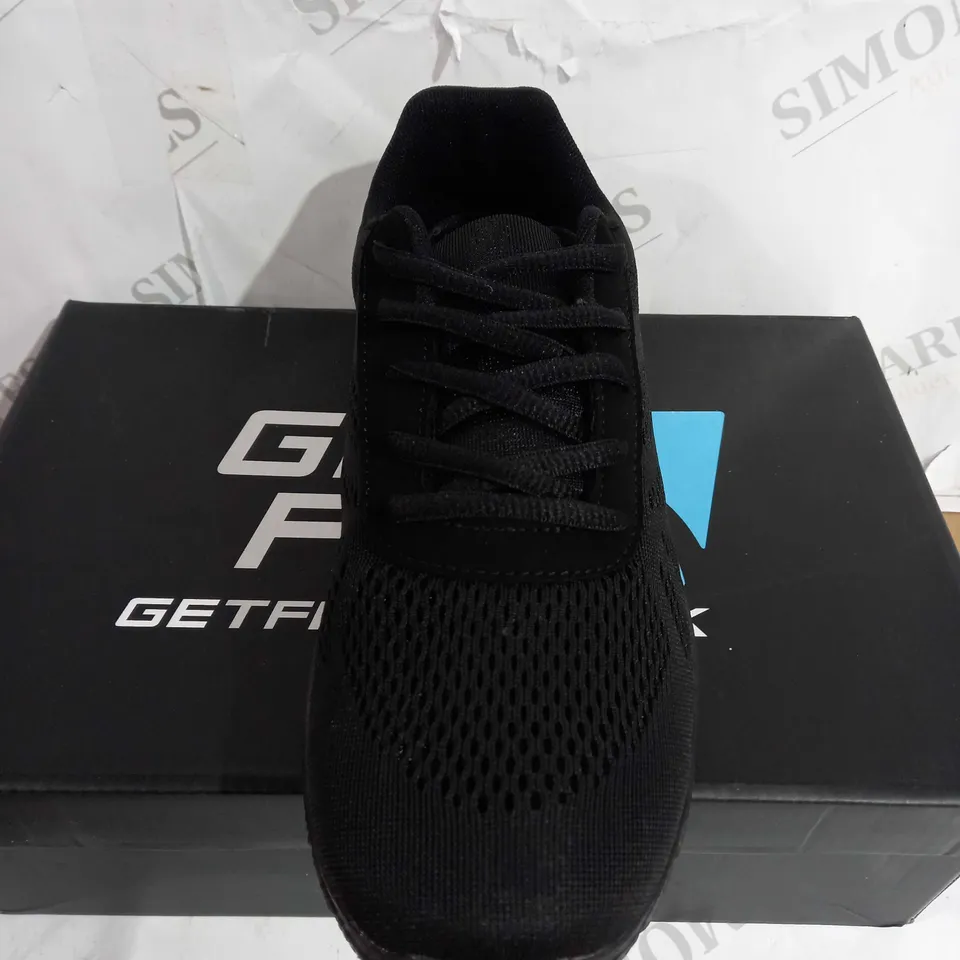 BOXED GET FIT ZCD0047 LACE UP TRAINERS, BLACK - SIZE 5