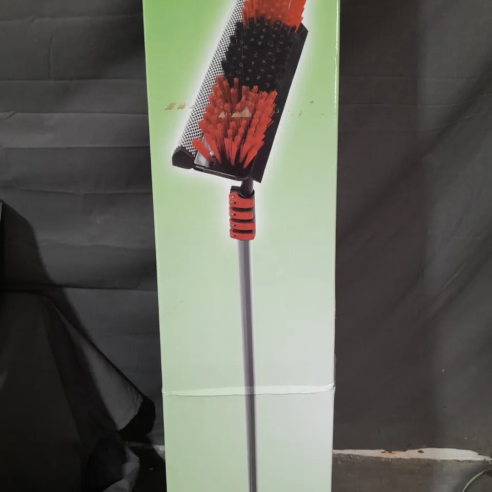 BOXED STARLY EXTENABLE 7M WATER BRUSH AND TELESCOPIC GUTTER BRUSH