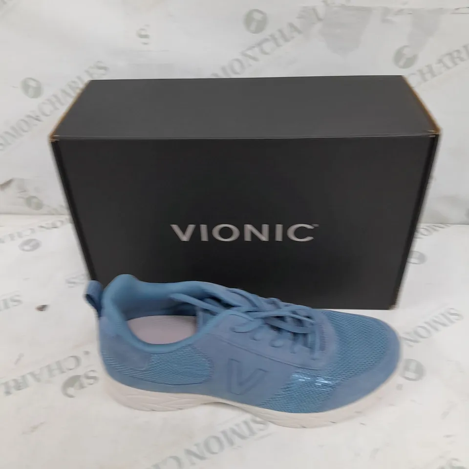 BOXED PAIR OF VIONIC BLUE MESH TRAINERS SIZE 7 