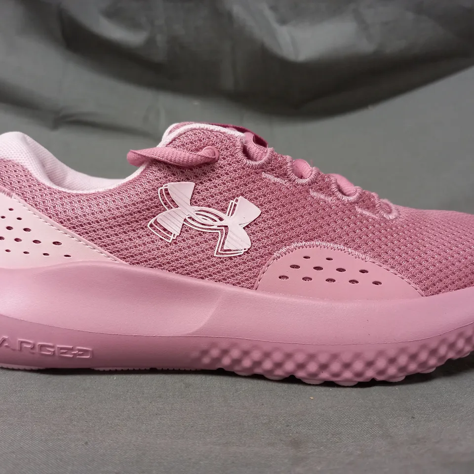 BOXED PAIR OF UNDER ARMOUR CHARGED SURGE 4 SHOES IN PINK UK SIZE 5