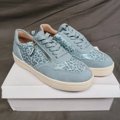 E SHOES BY EMMA OSPREY WOMENβS TRAINERS β BLUE LEOPARD PRINT, UK SIZE 6
