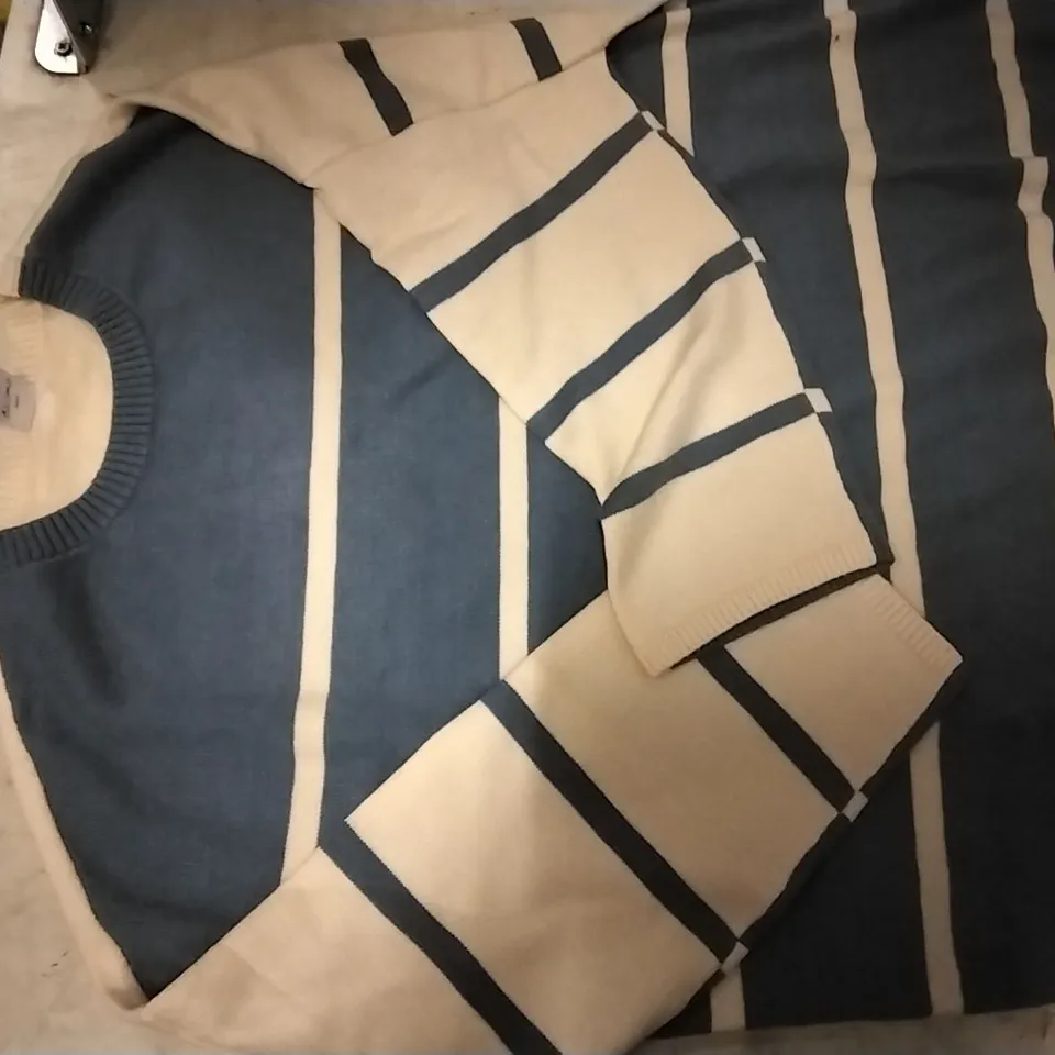 BOX CONTAINING WYNNE LAYERS ORANGE JUMPERS , SIZE S, 8PCS AND BLUE JUMPERS SIZE S ,6 PCS 